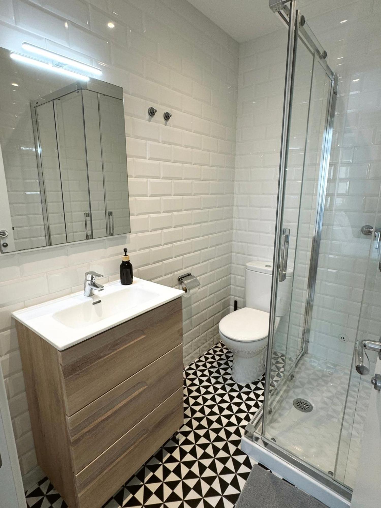 Central Penthouse Double Room Ensuite - Grand Central House Гибралтар Екстериор снимка